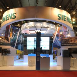 Diseño de stand para empresas – Siemens – B+T Arquitectura