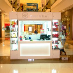 Diseño de góndolas para Shoppings – Punto & Papel – Le Barone