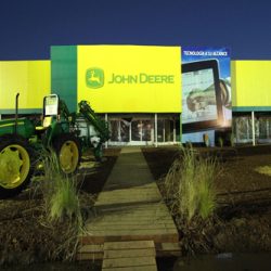 Diseño & Construccion de Stand para Expoagro – John Deere – RMB design solutions