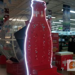 Góndolas para puntos de ventas – Campañas Coca Cola – A+D