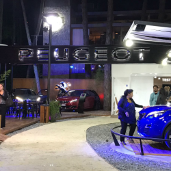 Diseño de stand para marcas automotrices – Peugeot en Cariló – LAWDESIGN