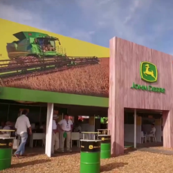 Diseño y construcción de Stand para Expoagro – JOHN DEREE – LAWDESIGN