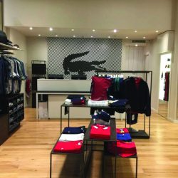 Diseño de locales comerciales de moda – Lacoste Alto Palermo – Miller Zell