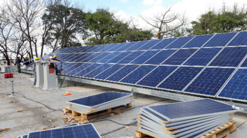 instalacion-de-paneles-solares-para-empresas-peajes-ausa-renoba-solar-5