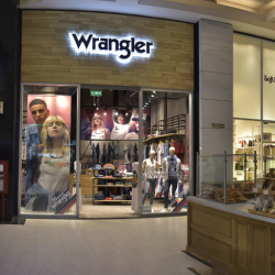 Arquitectura Comercial – Wrangler Alto Palermo – Estudio Moeba