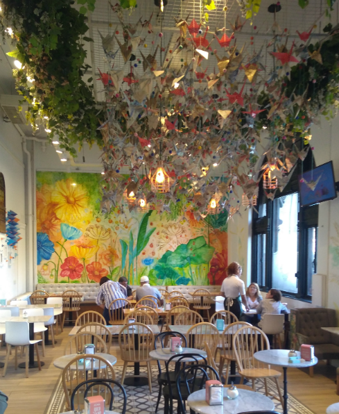 Diseño de locales gastronómicos en terminal Retiro – Alma- Ariaudo & Asoc.