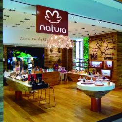 Arquitectura comercial para marcas de cosmética – Natura – Arq. Francisco Cantarelli