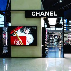 Diseño de locales para cosmética en Aeropuertos – CHANEL Boutique –  Guarulhos Ariport – Estudio Birka