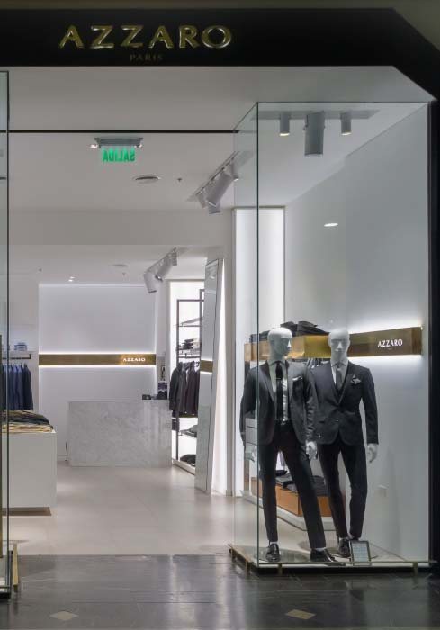 Arquitectura comercial en locales de moda – Azzaro Unicenter – Arq. Sergio Suarez
