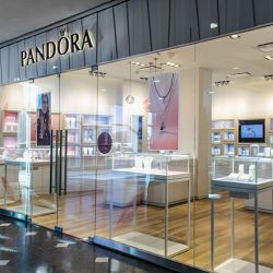 Diseño de locales para joyerías – Paseo Alcorta – Pandora- Miller Zell