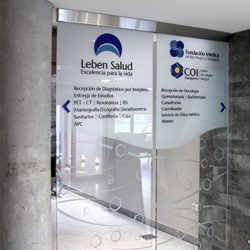 Cartelería & señalética para centros de salud – Centro COI – Neuquén – Petra Diseño