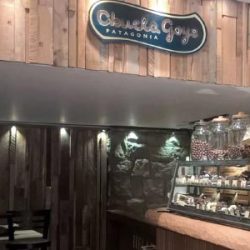 Restyling de locales comerciales en Bariloche – Abuela Goye – Estudio CEBRA