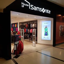 Arquitectura comercial en shoppings – House of Samsonite – Arq. Francisco Cantarelli