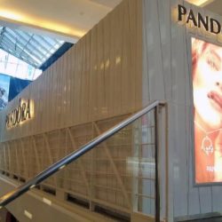 Diseño & Construcción de góndolas para Shopping – Solar de la Abadía – Pandora – Miller Zell