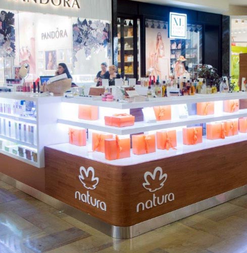 Diseño & construcción de góndolas para shopping – Unicenter – Natura – Somos Nemo