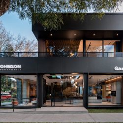 Amoblamientos Modernos – Showroom –  Johnson