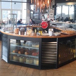Equipamiento comercial a medida – Casa Paradiso Alcorta Shopping – Amoblamientos Cacetto