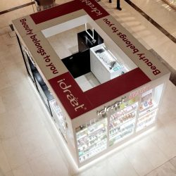 Equipamiento comercial – góndolas para shopping – CABA – B25ARQ