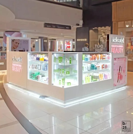 Diseño y construcción de góndolas para shopping